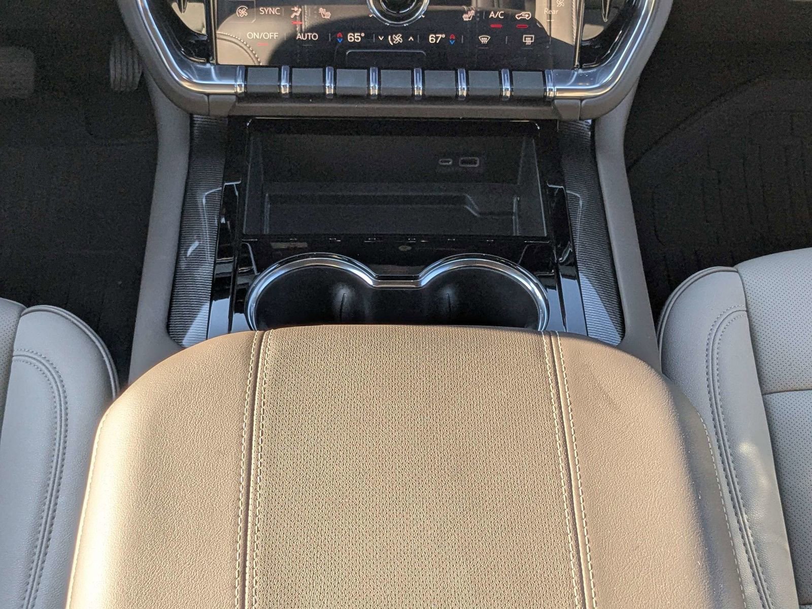 Used 2025 GMC Yukon Elevation image 20