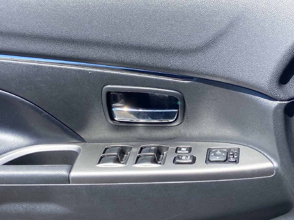 Used 2024 Mitsubishi Outlander Sport ES AWD/4WD image 18