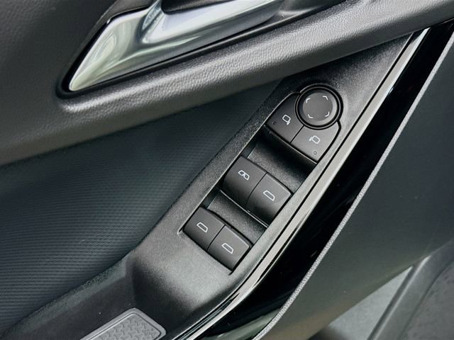 Used 2025 Chevrolet Equinox LT w/ Safety and Technology Package image 19