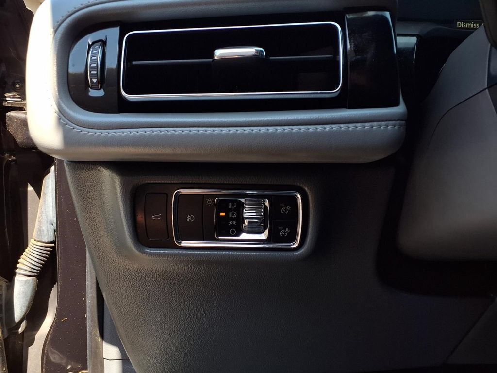 Used 2021 Lincoln Aviator Reserve RWD image 13