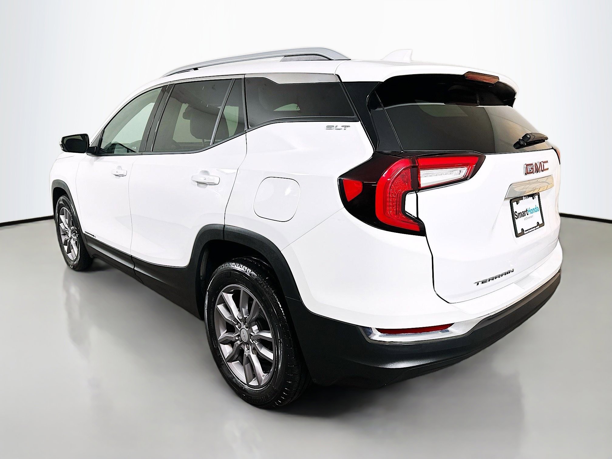 Used 2024 GMC Terrain SLT image 5