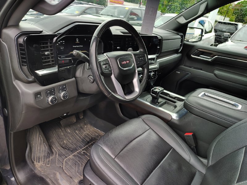 Used 2022 GMC Sierra 1500 SLT w/ SLT Premium Plus Package AWD/4WD image 12