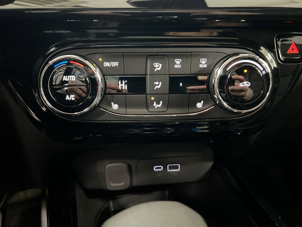 New 2026 Chevrolet Trax RS w/ Sunroof Package image 16