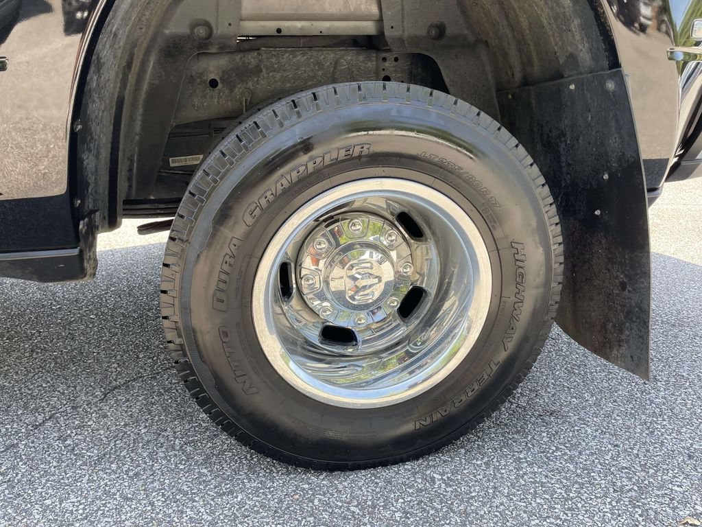 Used 2024 RAM 3500 Tradesman w/ Chrome Appearance Group AWD/4WD image 10
