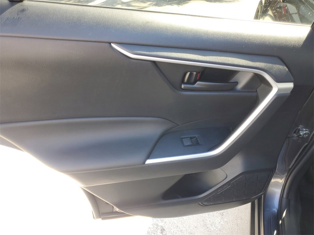 Certified 2022 Toyota RAV4 LE image 14