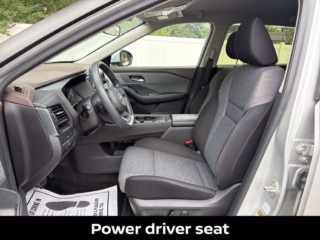 Certified 2023 Nissan Rogue SV FWD image 11