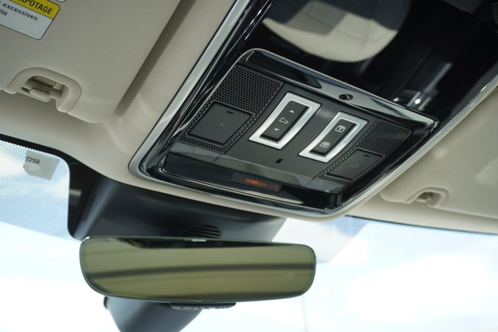 Used 2019 Land Rover Range Rover Sport Supercharged AWD/4WD image 16