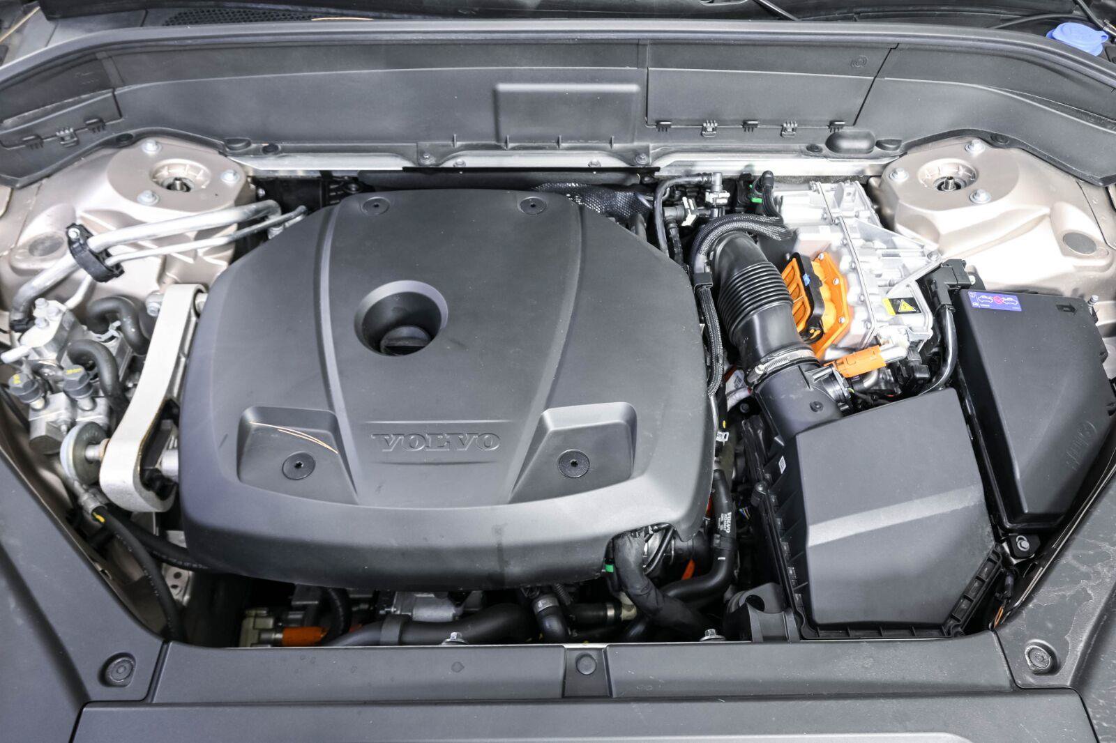 Certified 2025 Volvo XC90 T8 Core AWD/4WD image 34