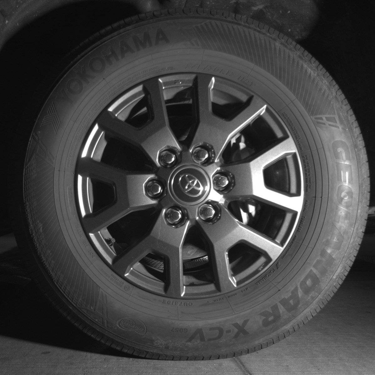 Used 2025 Toyota 4Runner SR5 RWD image 12