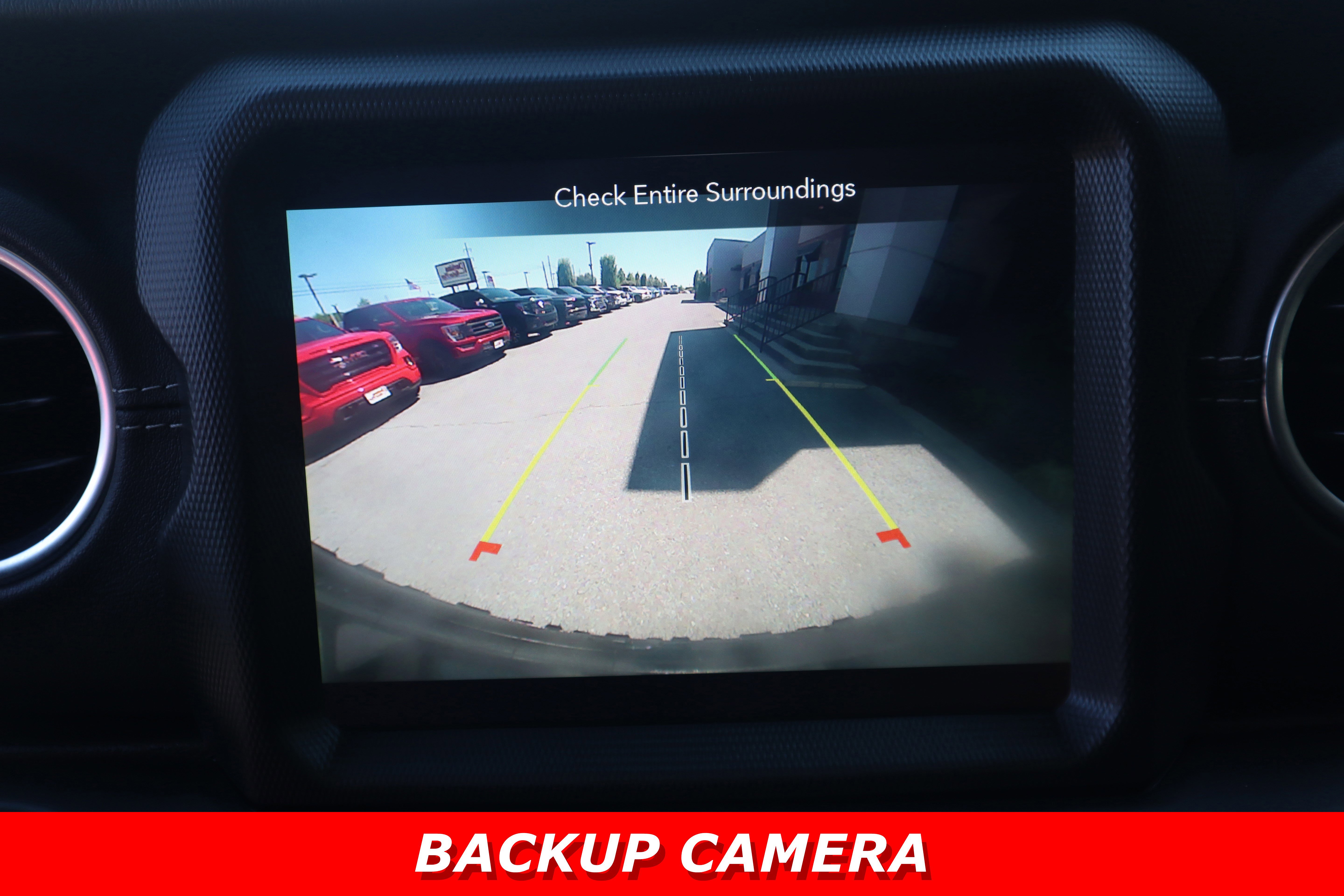 Used 2022 Jeep Wrangler Unlimited Sahara w/ Cold Weather Group image 18