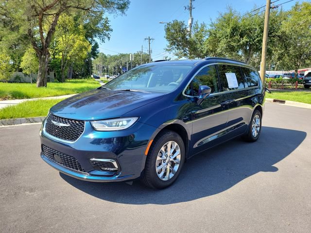 Used 2022 Chrysler Pacifica Touring-L AWD/4WD image 4