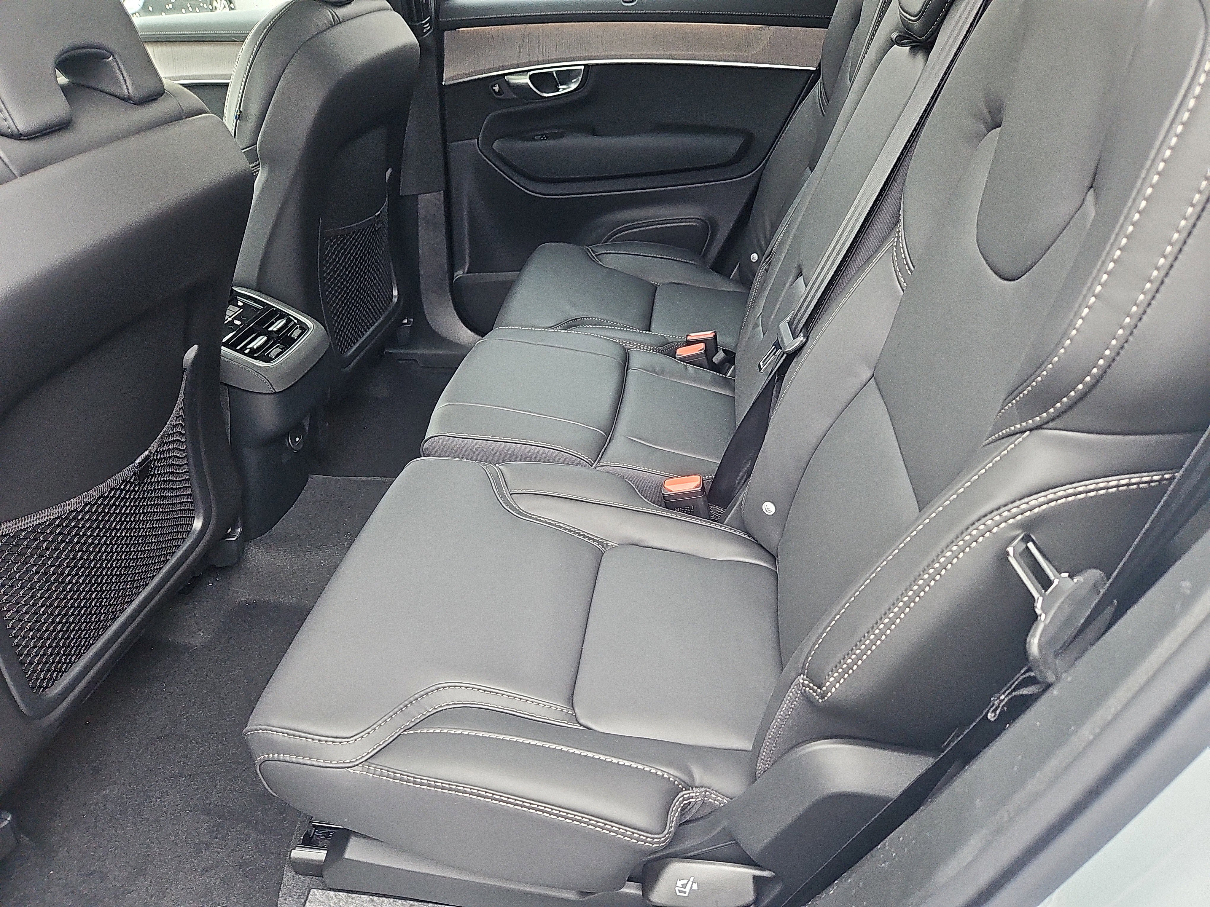 New 2026 Volvo XC90 B6 Ultra w/ Protection Package image 22