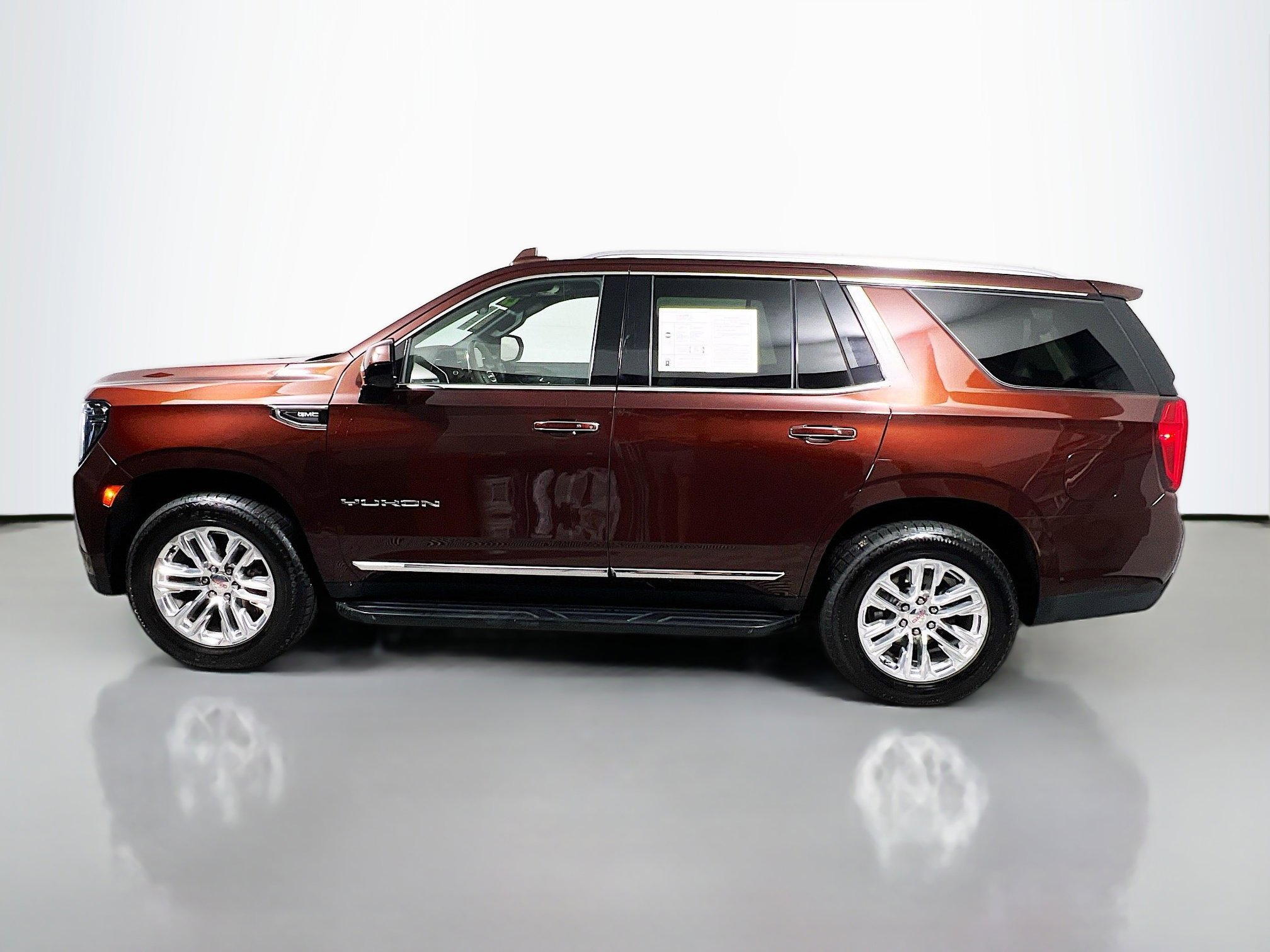 Used 2023 GMC Yukon SLT w/ Max Trailering Package image 9