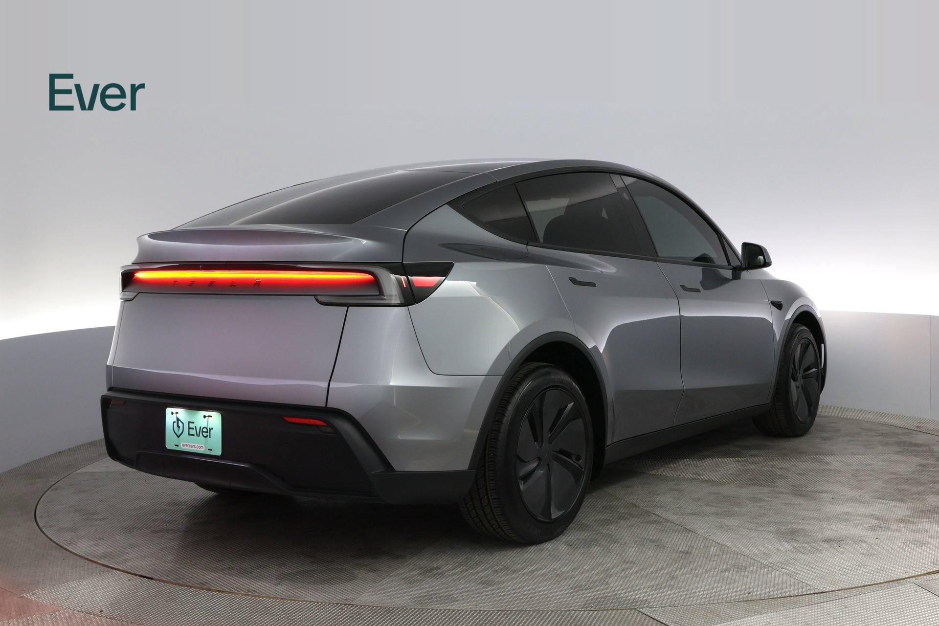 Used 2026 Tesla Model Y 2WD image 3