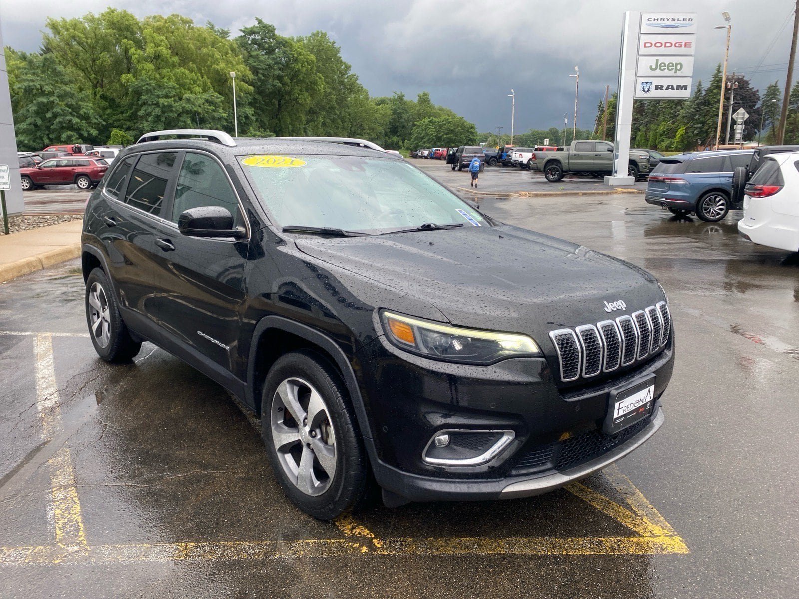 Used 2021 Jeep Cherokee Limited AWD/4WD image 7