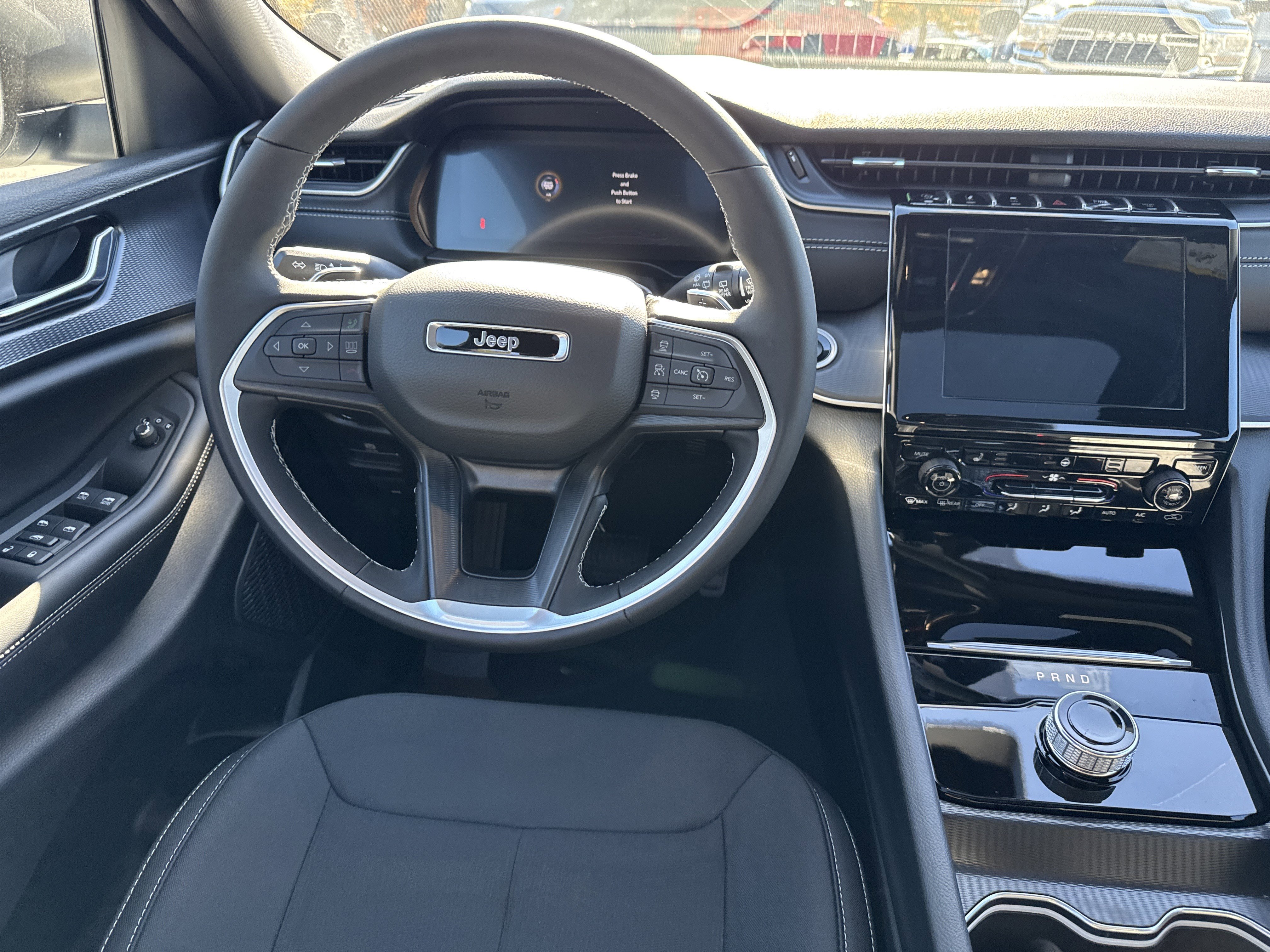 New 2025 Jeep Grand Cherokee L Laredo w/ Luxury Tech Group I image 29