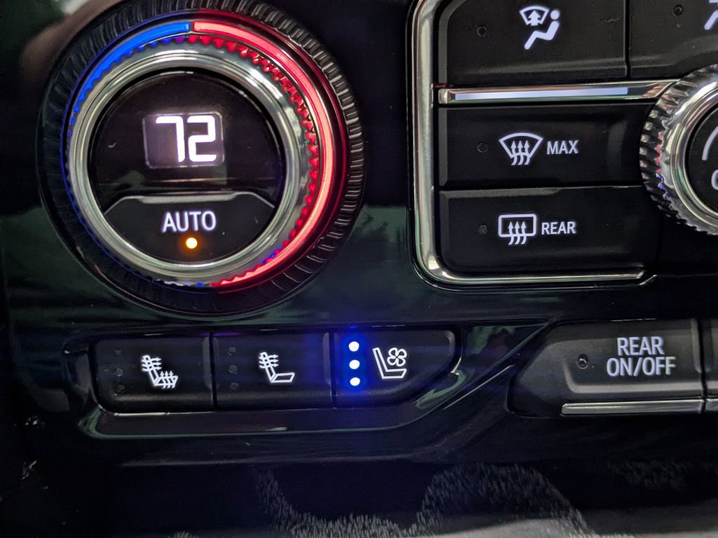 Used 2024 GMC Yukon Denali image 9