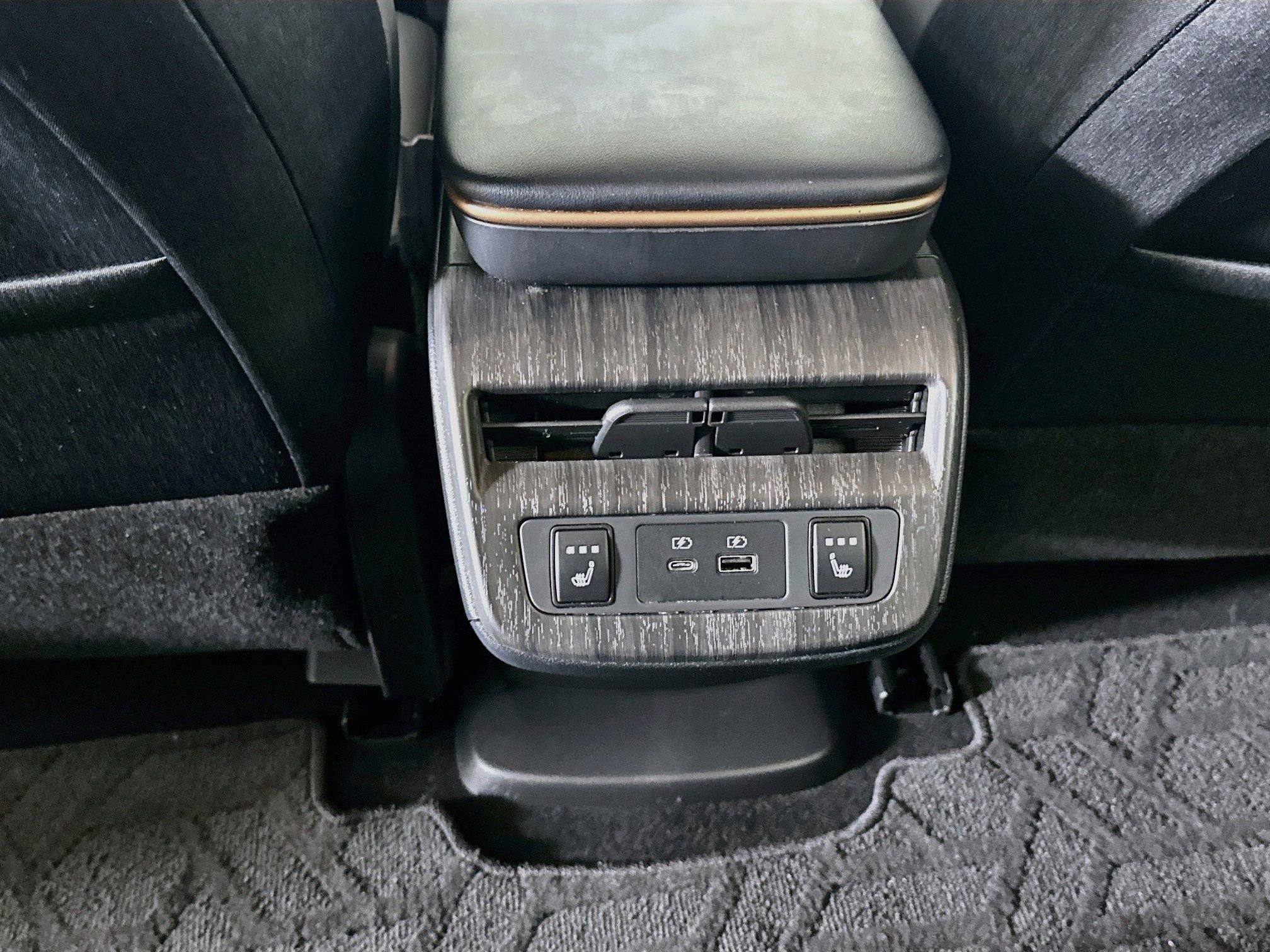 Used 2023 Nissan Ariya FWD image 28