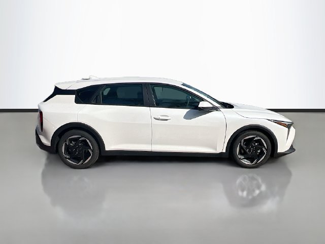 New 2026 Kia K4 EX FWD image 8