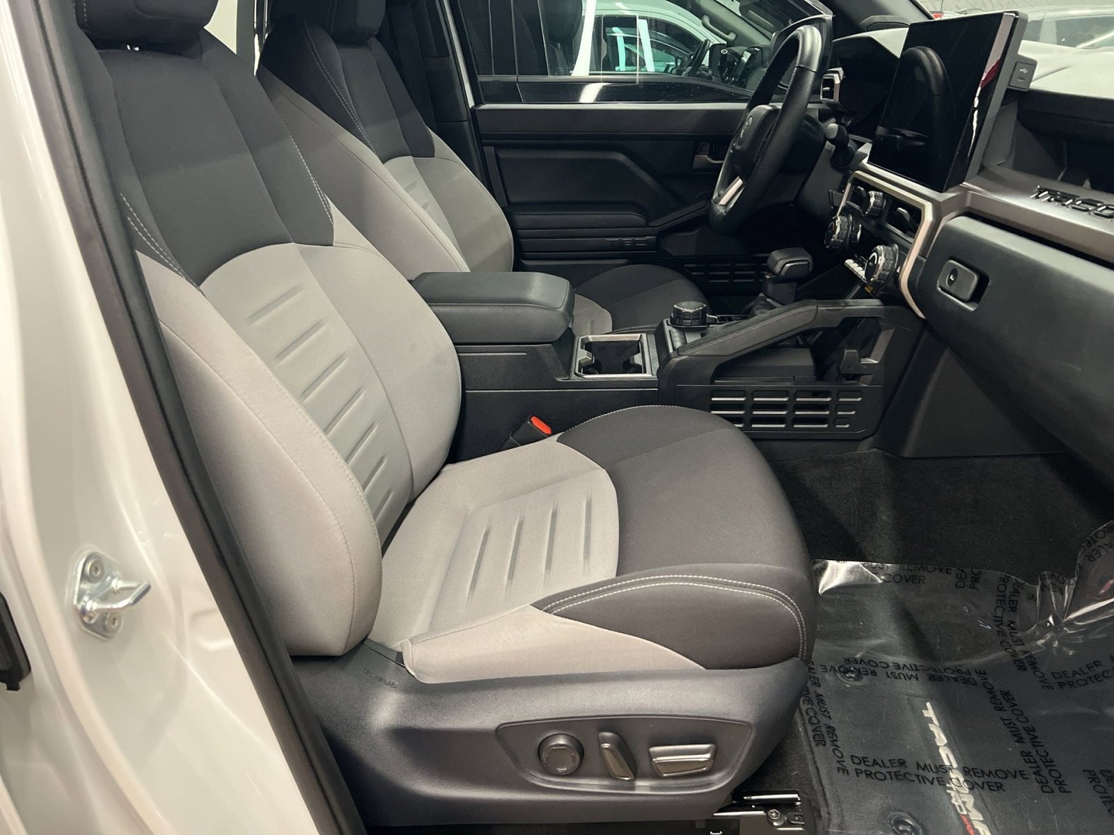 Used 2024 Toyota Tacoma TRD Sport w/ TRD Sport Upgrade Package image 21