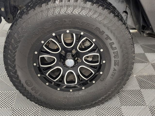 Used 2016 Jeep Wrangler Unlimited Sahara w/ Connectivity Group AWD/4WD image 8
