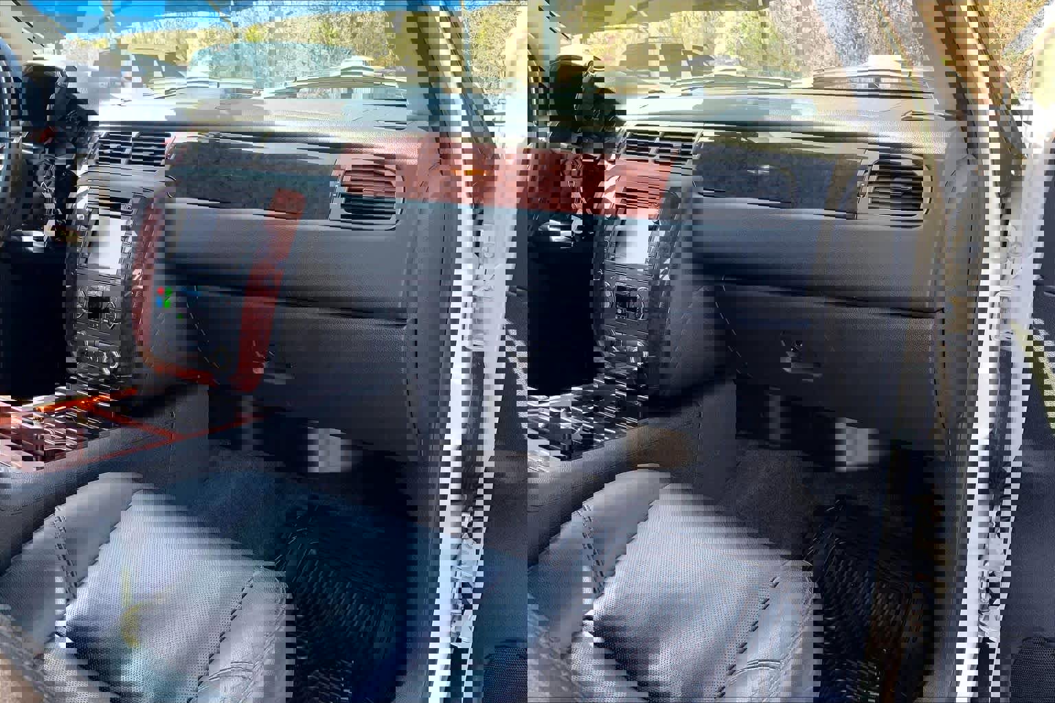 Used 2010 Chevrolet Tahoe LTZ image 18