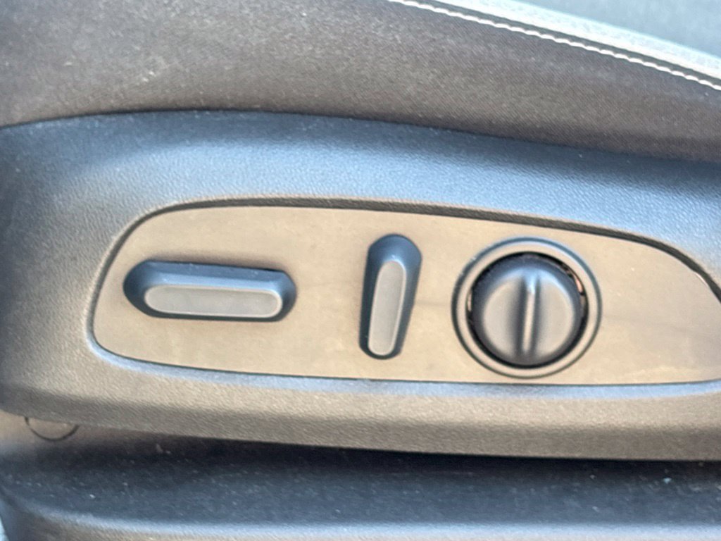 Used 2022 Chevrolet Equinox LS w/ LS Convenience Package FWD image 19
