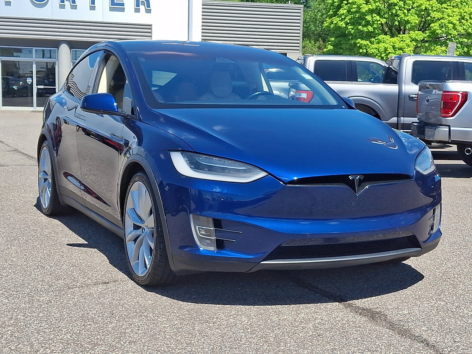 Used 2017 Tesla Model X 100D AWD/4WD image 2
