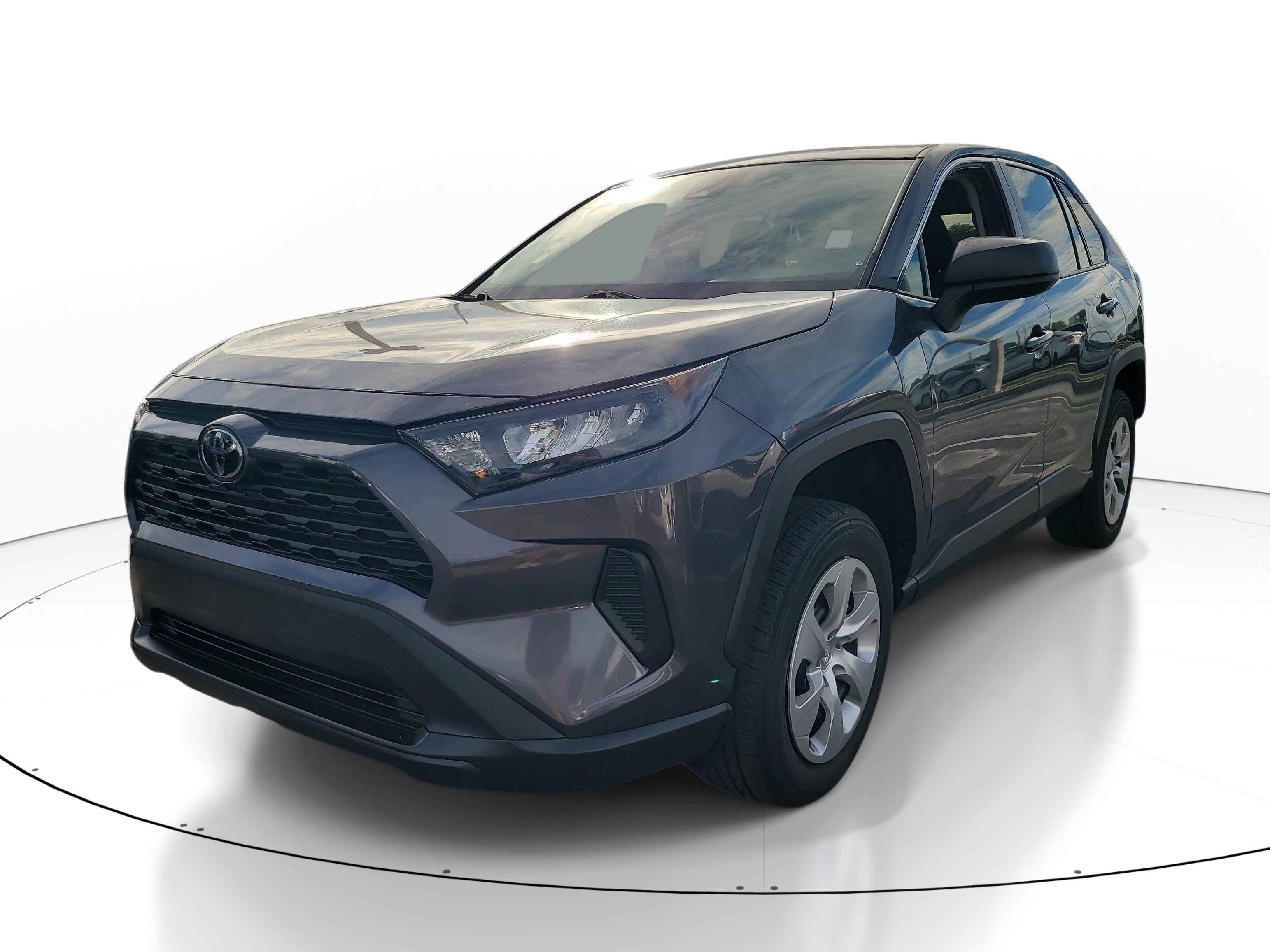 Used 2022 Toyota RAV4 LE FWD image 3