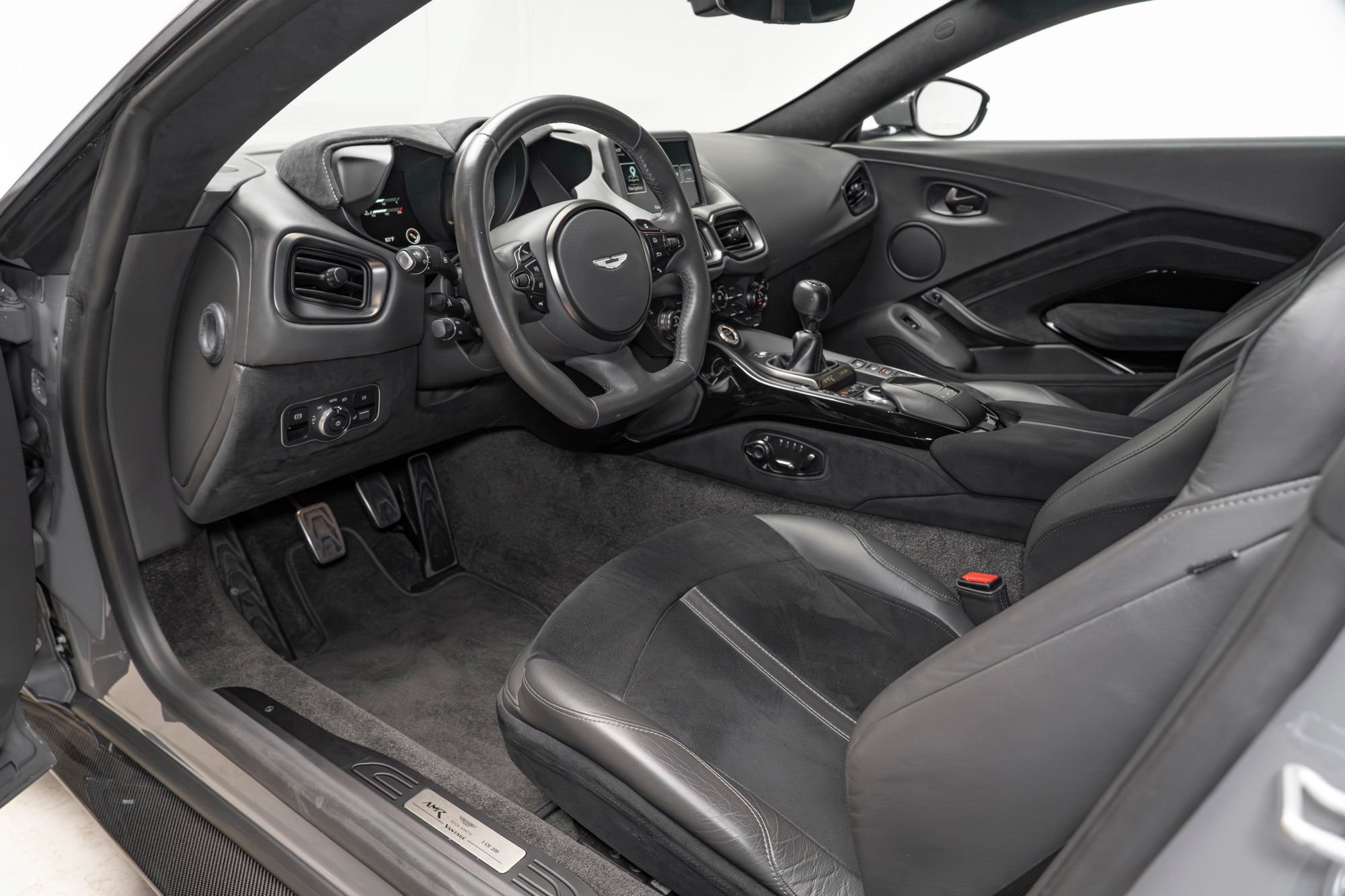 Used 2020 Aston Martin V8 Vantage AMR RWD image 15