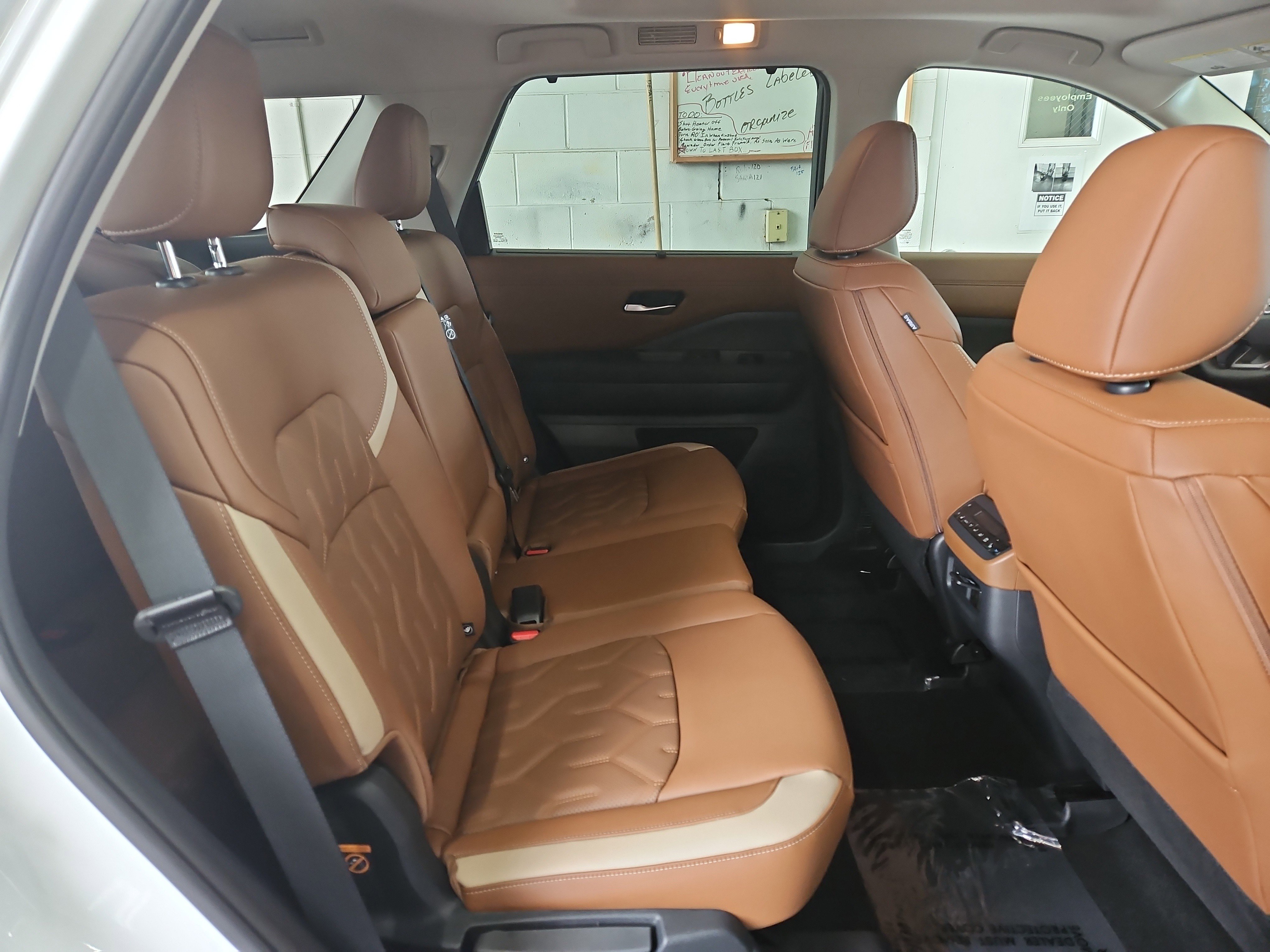 New 2026 Nissan Pathfinder Platinum AWD/4WD image 12