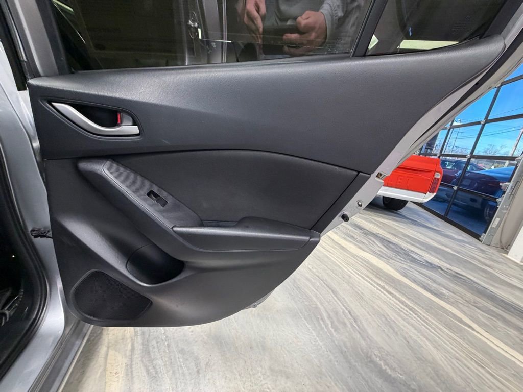 Used 2016 MAZDA MAZDA3 i Sport w/ Preferred Equipment Package image 39