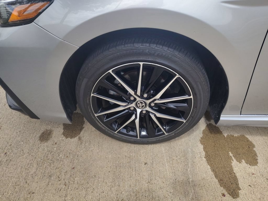 Used 2024 Toyota Camry SE FWD image 2