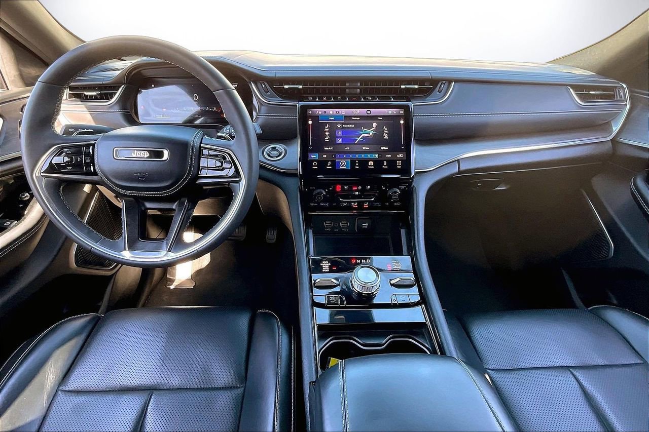 Certified 2023 Jeep Grand Cherokee Overland w/ Luxury Tech Group IV image 16