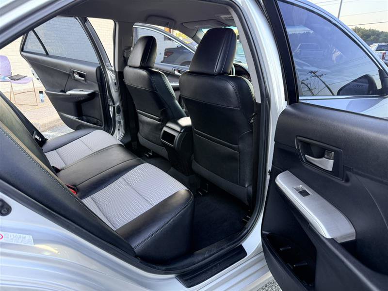 Used 2013 Toyota Camry SE w/ Preferred Accessory Pkg FWD image 20