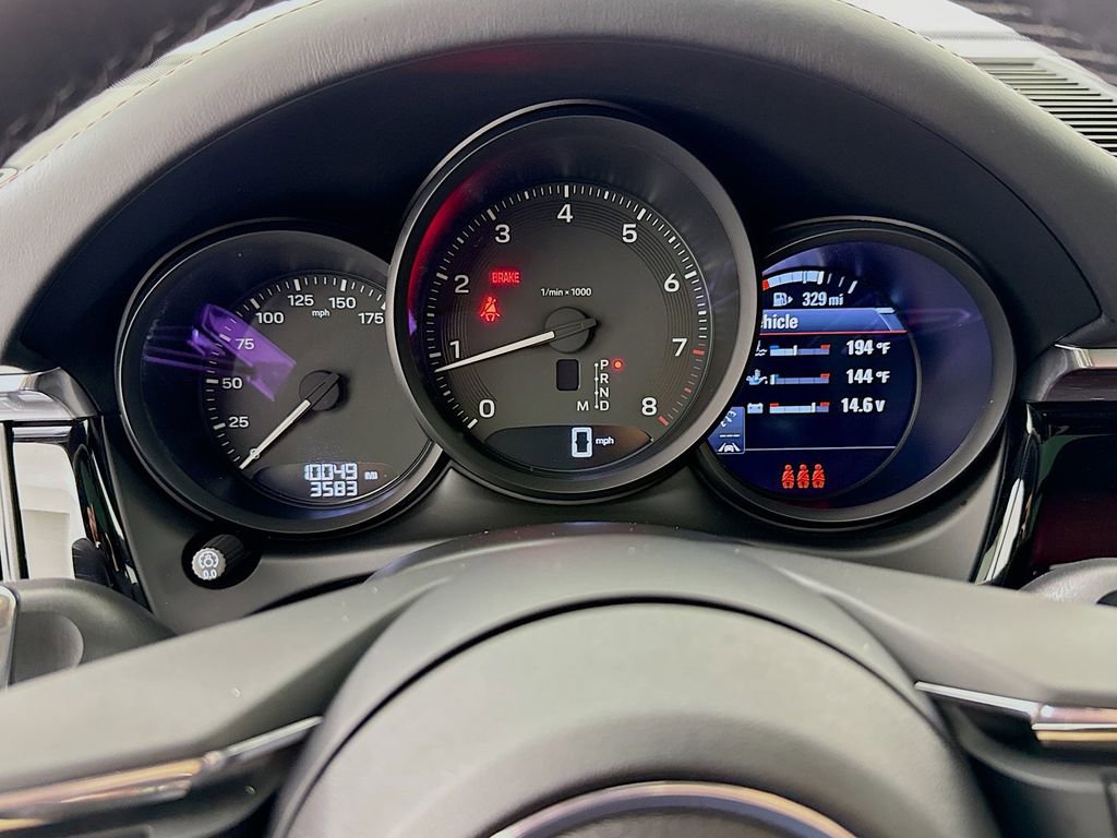 Certified 2025 Porsche Macan image 17