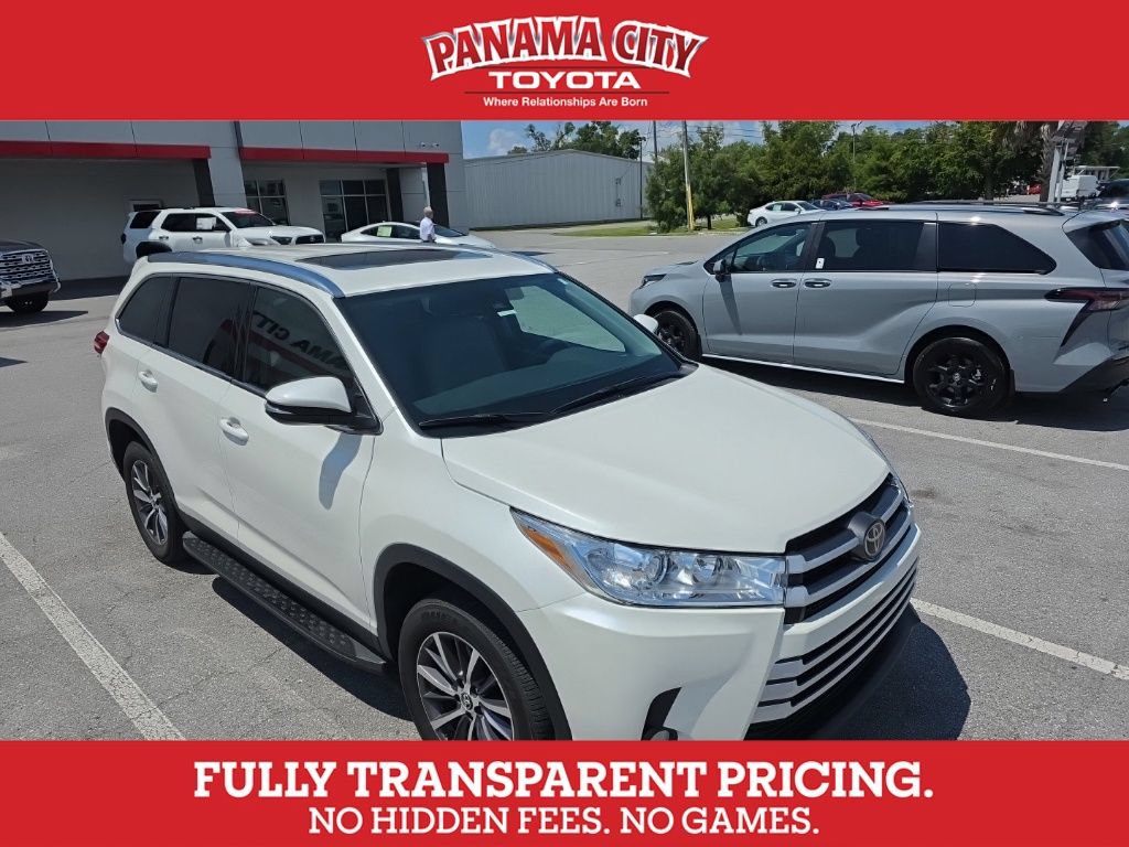 Used 2019 Toyota Highlander XLE FWD image 1