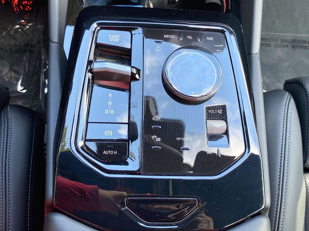 Used 2025 BMW i5 eDrive40i w/ Premium Package image 15