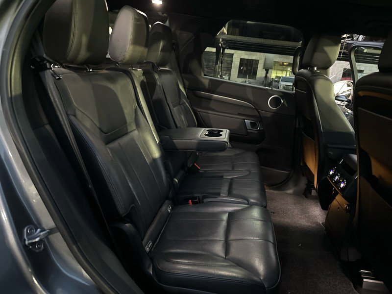 Used 2017 Land Rover Discovery HSE image 75