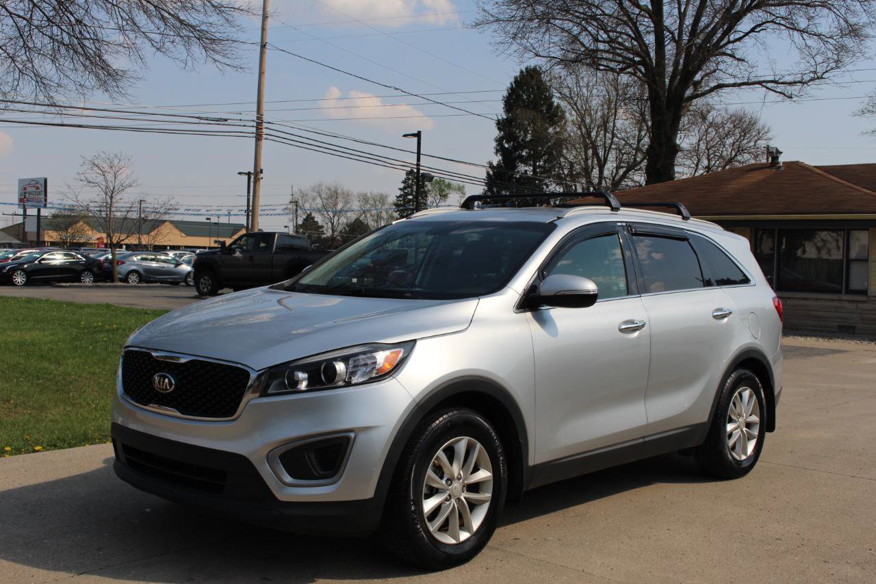 Used 2016 Kia Sorento LX w/ LX Convenience Package image 5