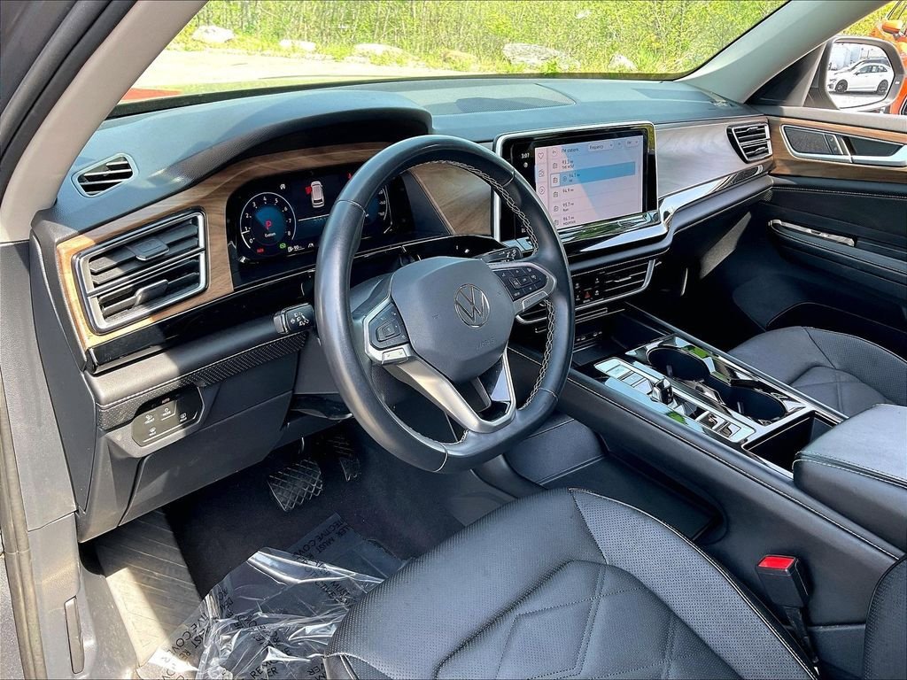 Used 2024 Volkswagen Atlas SE AWD/4WD image 8