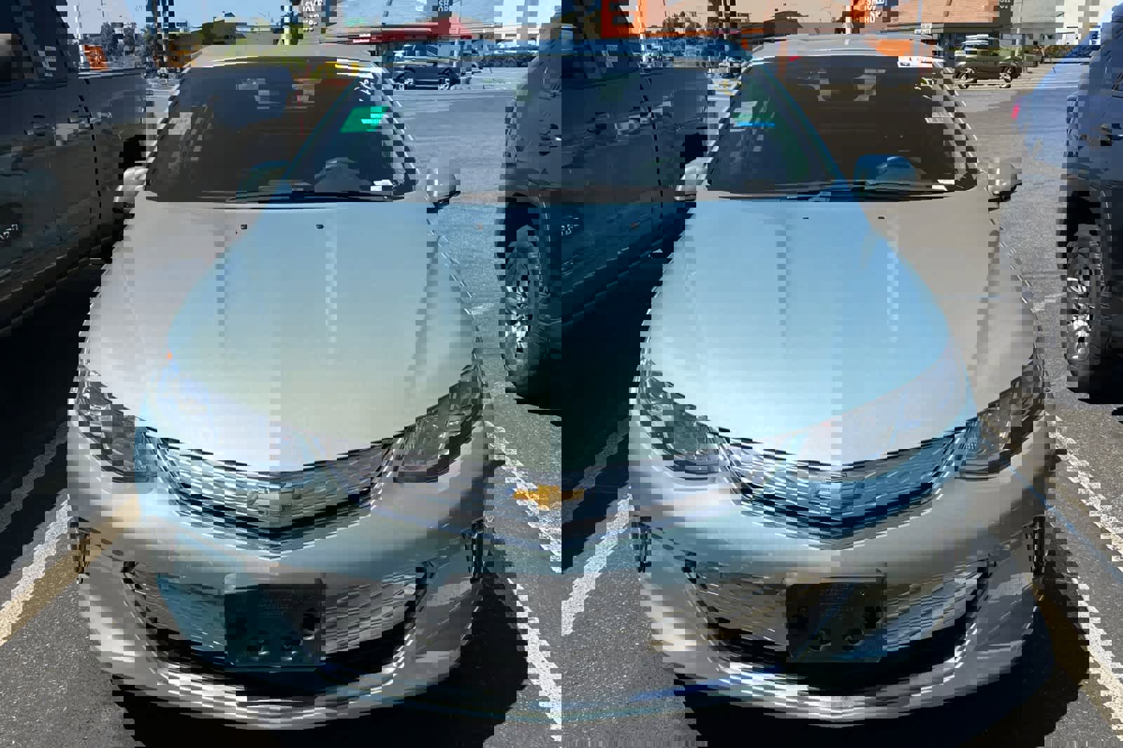 Used 2018 Chevrolet Volt LT image 2