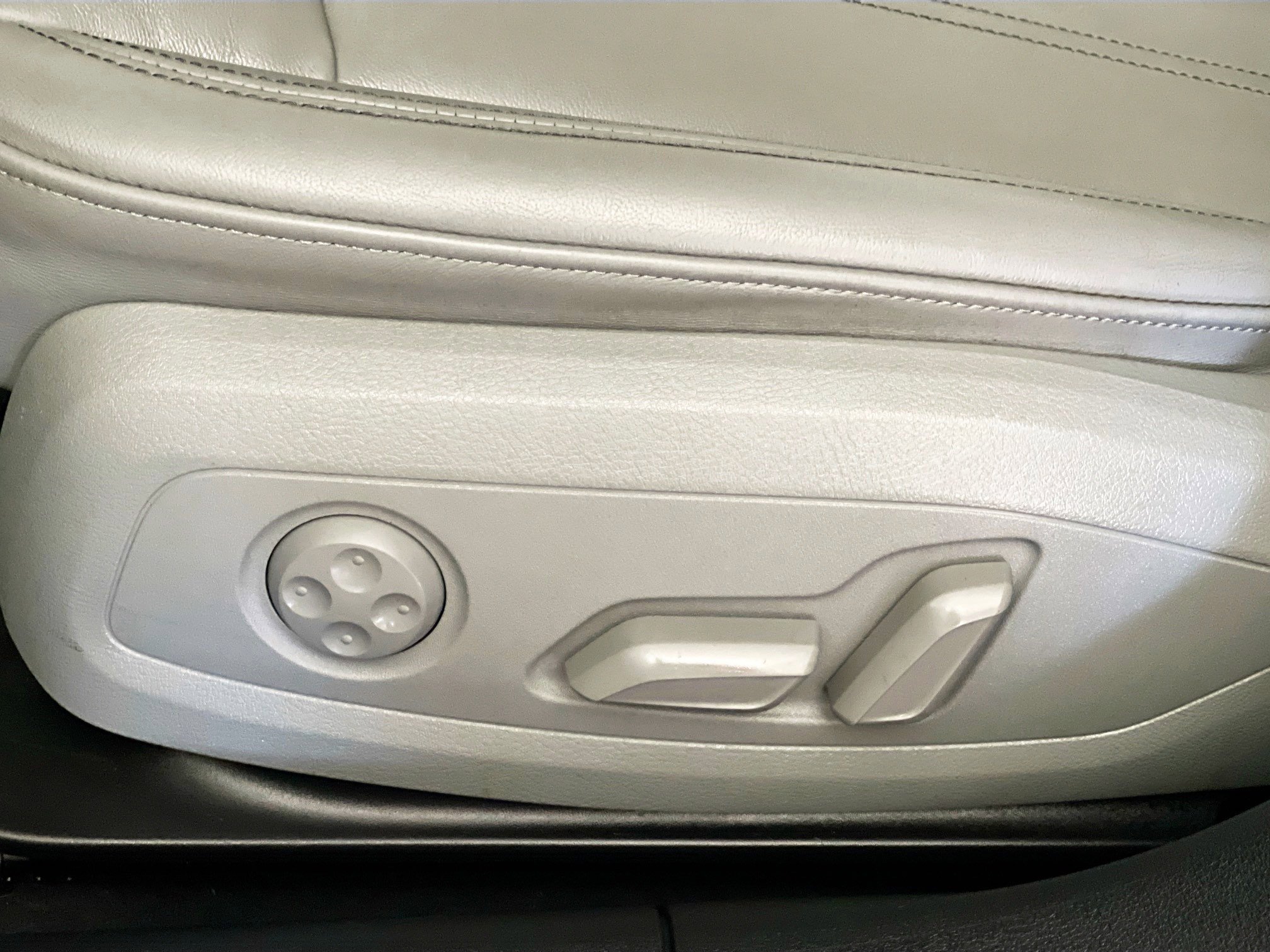 Used 2022 Audi A4 2.0T Premium w/ 18" Wheel Package image 15