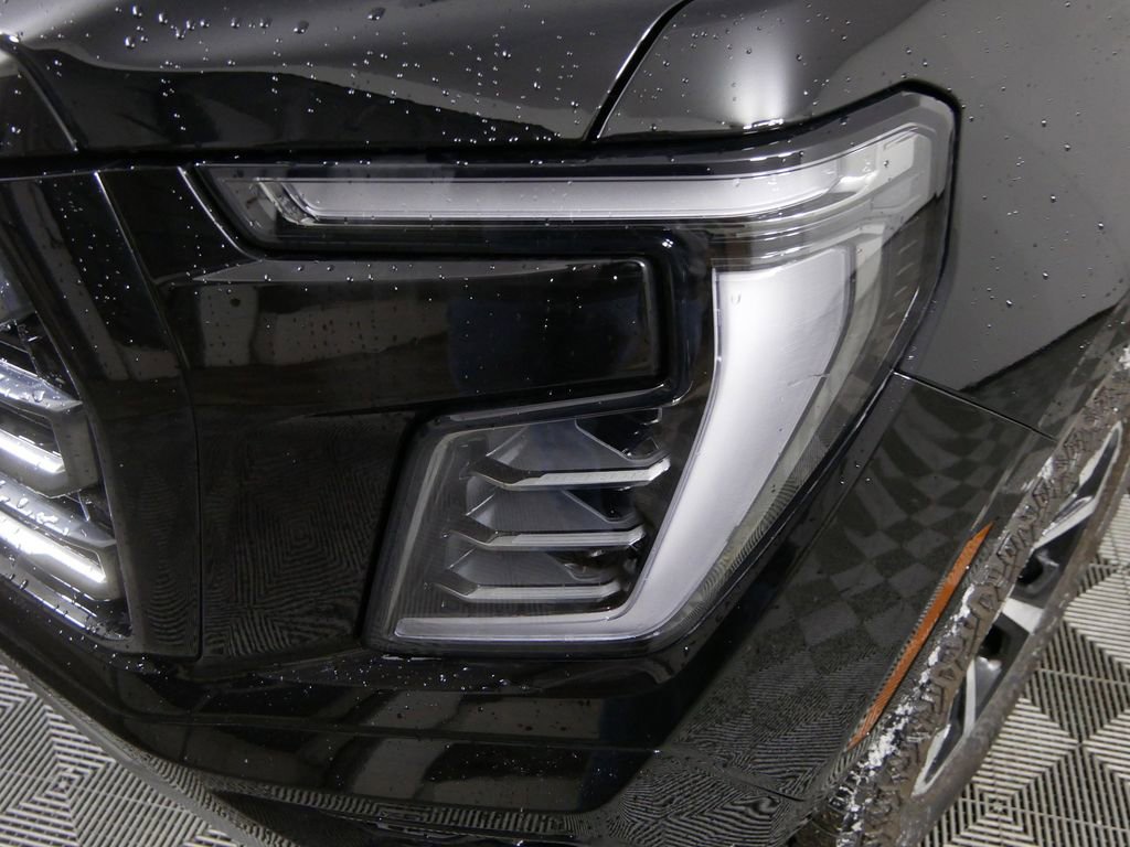 Used 2025 GMC Yukon AT4 image 9