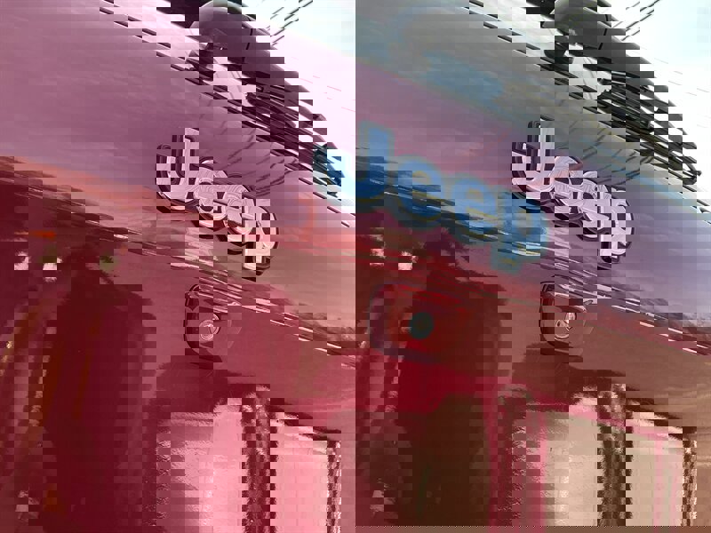 Used 2014 Jeep Cherokee Latitude w/ Comfort/Convenience Group image 10