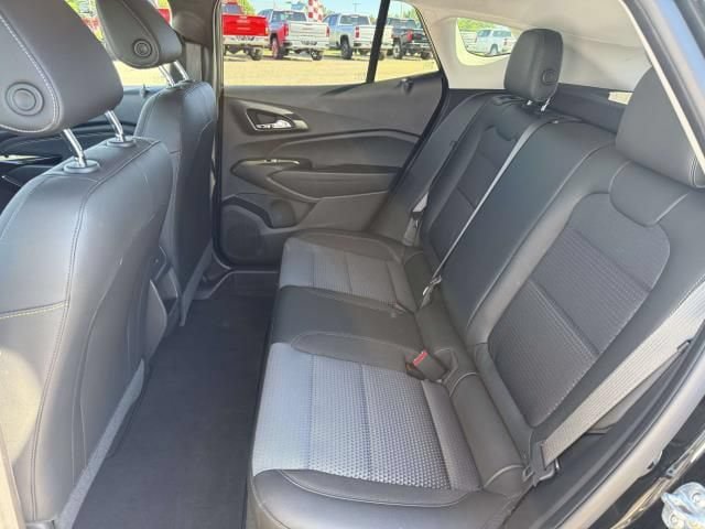 Used 2025 Chevrolet Trax LT FWD image 11
