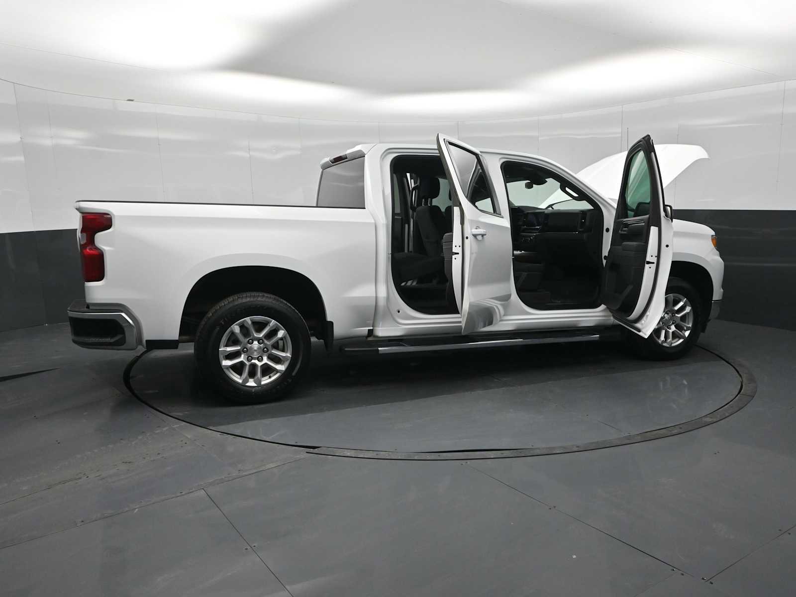 Used 2025 Chevrolet Silverado 1500 LT image 28