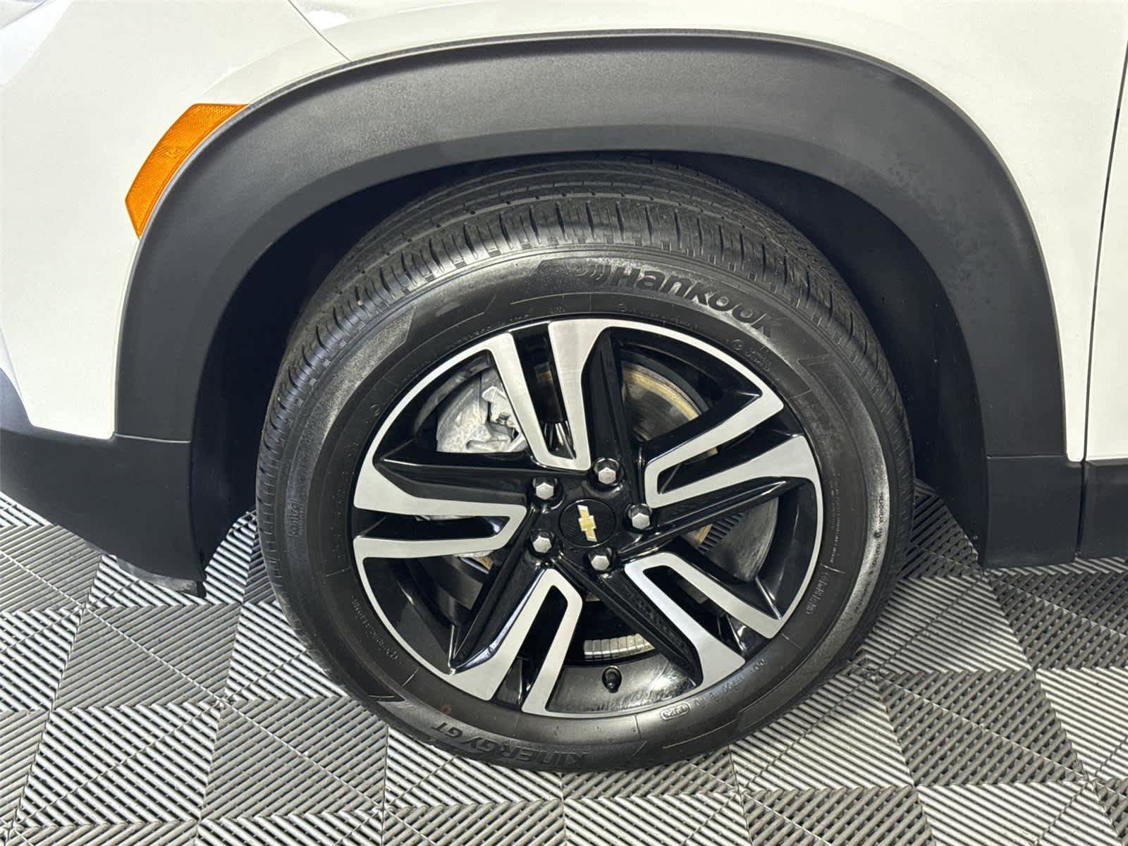 Certified 2023 Chevrolet TrailBlazer LT w/ Convenience Package FWD image 11