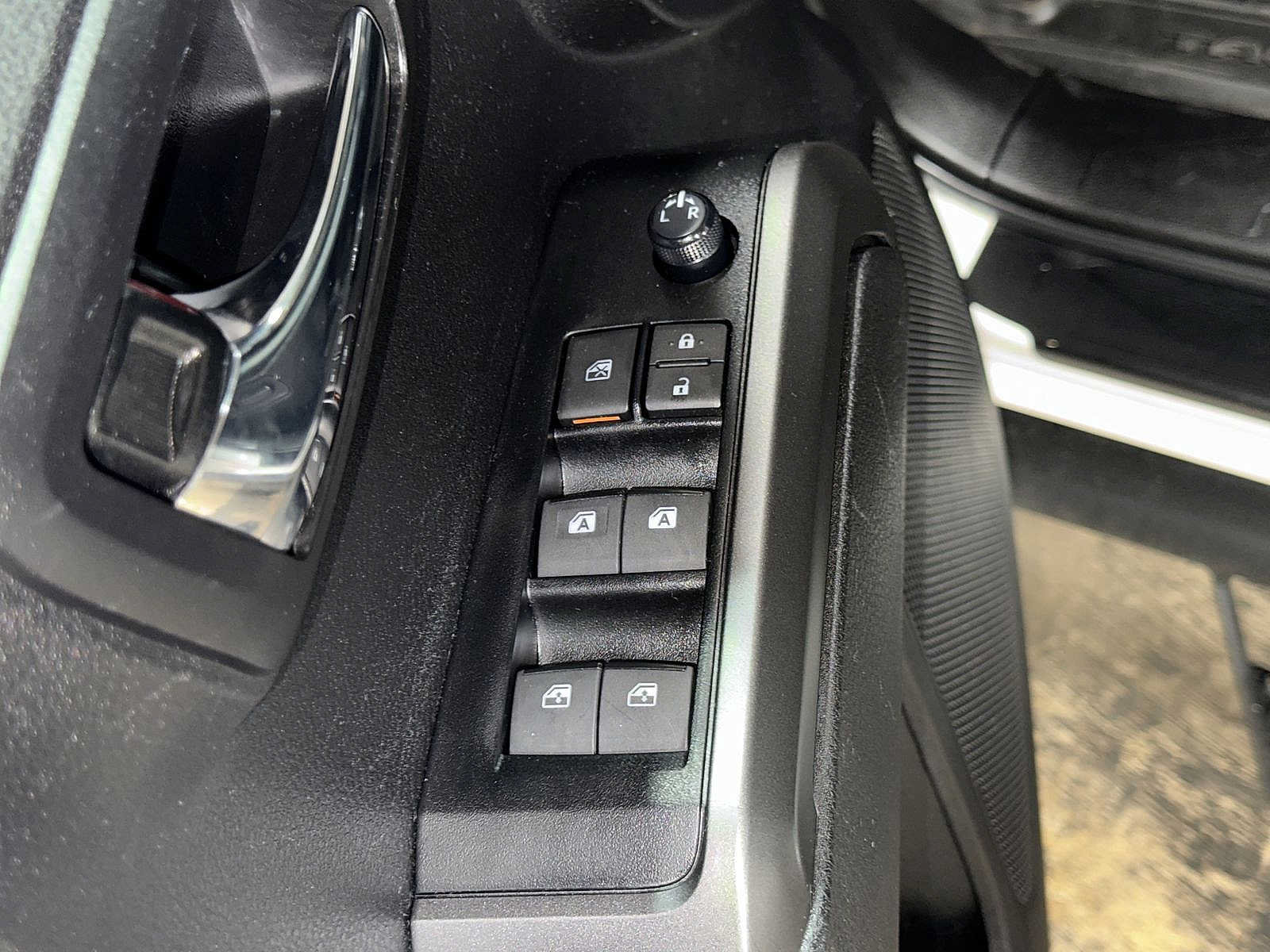 Used 2023 Toyota Tacoma TRD Sport AWD/4WD image 22