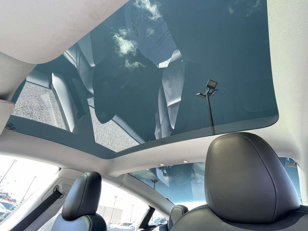 Used 2023 Tesla Model 3 Standard Range image 12